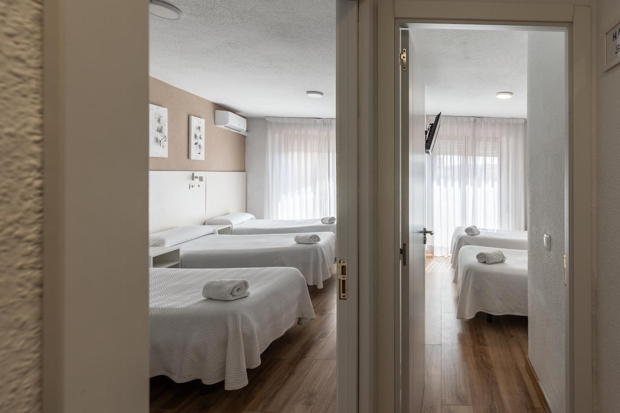 Hostal Gran Via Pinto Exteriör bild