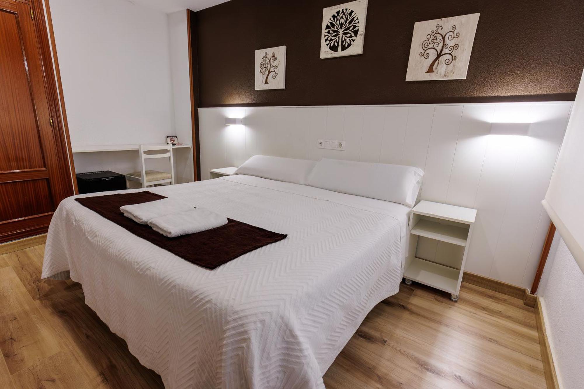 Hostal Gran Via Pinto Exteriör bild